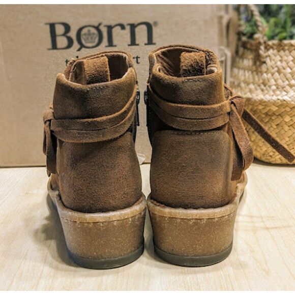 Born Vaughn Ginger Brown Distressed Suede Leather Boots Women's 8.5 NIB - Picture 7 of 13